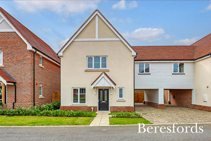 3 Bedroom Link Detached House For Sale In Scholars Close, Felsted, CM6