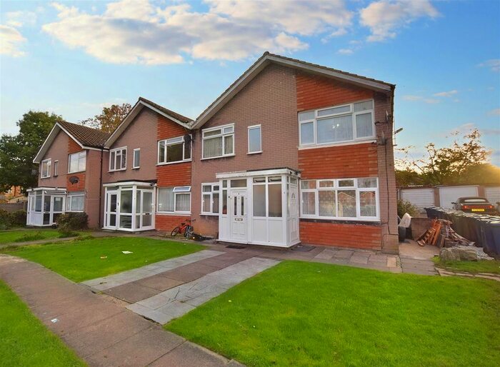 2 Bedroom Maisonette To Rent In Winton Gardens, Edgware, HA8