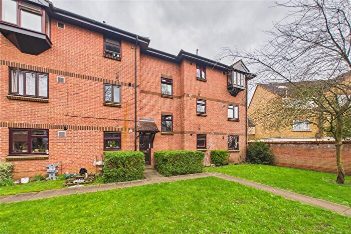 1 Bedroom Studio To Rent In Vicarage Way, Colnbrook, Slough, Berkshire, SL3