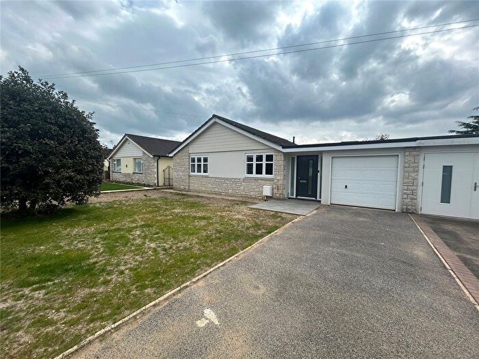 4 Bedroom Bungalow For Sale In Martindale Avenue, Wimborne, Dorset, BH21