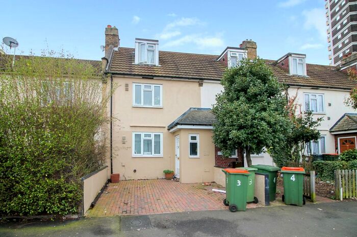 4 Bedroom Terraced House To Rent In Rymill Street, London, E16