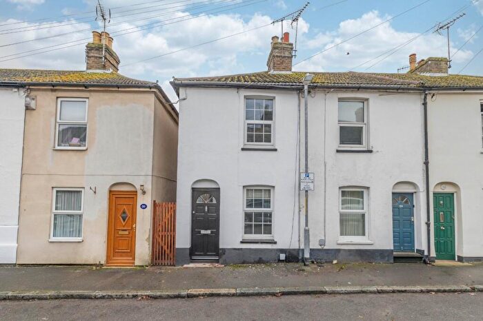 2 Bedroom End Of Terrace House To Rent In St. Johns Road, Faversham, Kent, ME13
