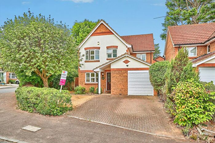 4 Bedroom Detached House For Sale In Riversmead, Hoddesdon, EN11