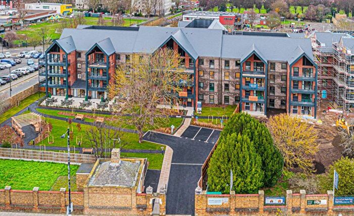 2 Bedroom Flat For Sale In Brighten Road, Southend-On-Sea, SS1