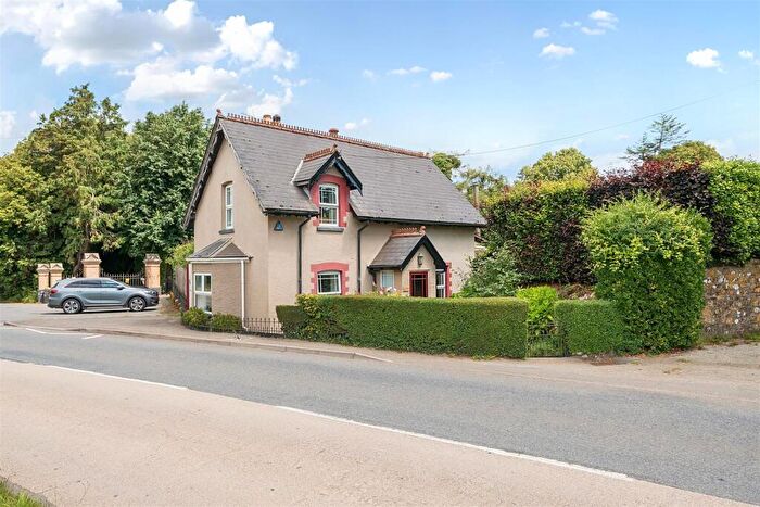 2 Bedroom Detached House For Sale In South Molton, EX36