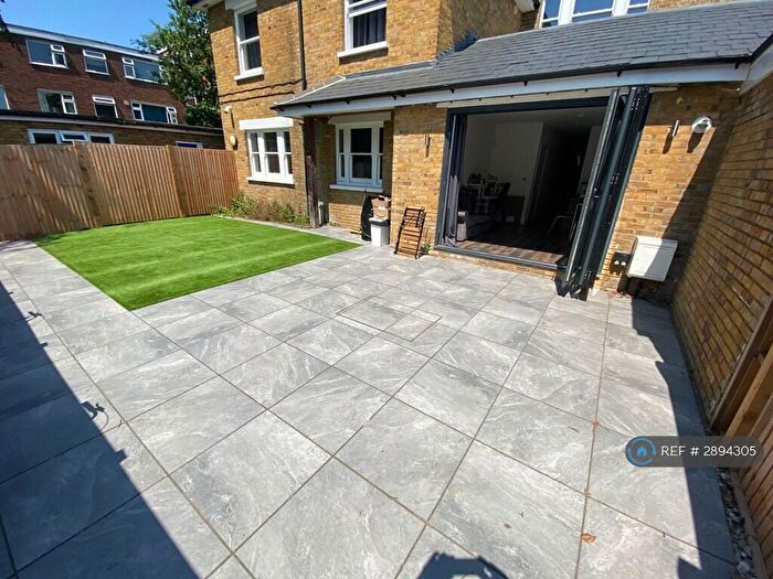 2 Bedroom Maisonette To Rent In Warham Road, South Croydon East Croydon, Victoria, Purley, CR2