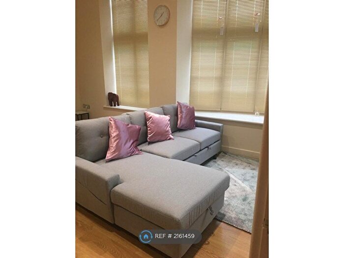 1 Bedroom Flat To Rent In Mcilroys Building, Reading, RG1