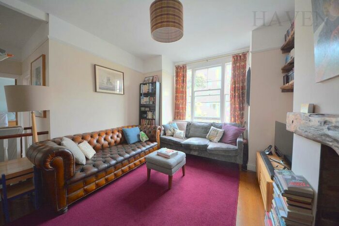 2 Bedroom Maisonette To Rent In Leslie Road, East Finchley, London, N2