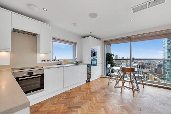 2 Bedroom Apartment To Rent In Commercial Road, London, E1