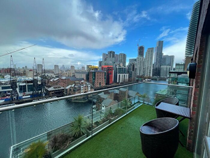 3 Bedroom Flat To Rent In Clonmel Court Turnberry Quay, London, E14