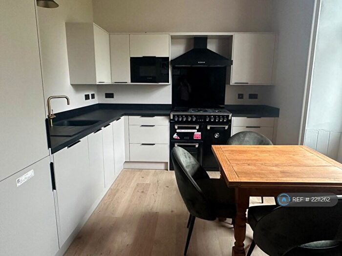 3 Bedroom Flat To Rent In Panmure Terrace, Dundee, DD3