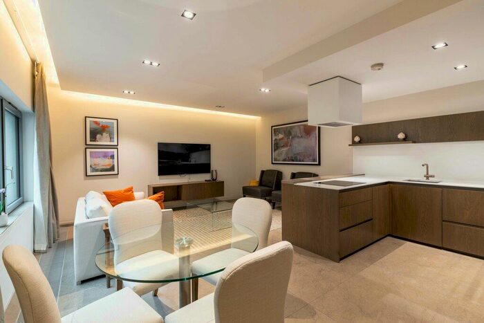 2 Bedroom Flat To Rent In Babmaes Street, St James, SW1Y