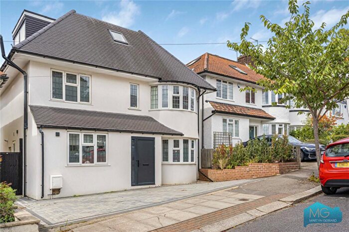 6 Bedroom Detached House For Sale In Lawrence Avenue, Mill Hill, London, NW7