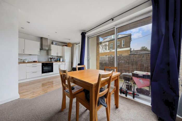 1 Bedroom Flat To Rent In East Dulwich Road, East Dulwich, London, SE22