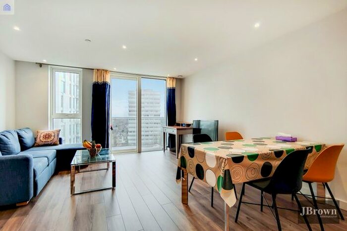 2 Bedroom Flat To Rent In Sandpiper Building, Newnton Close, London, N4