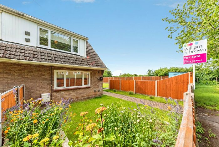 3 Bedroom Semi Detached House For Sale In Thorold Avenue, Cranwell Village, Sleaford, NG34