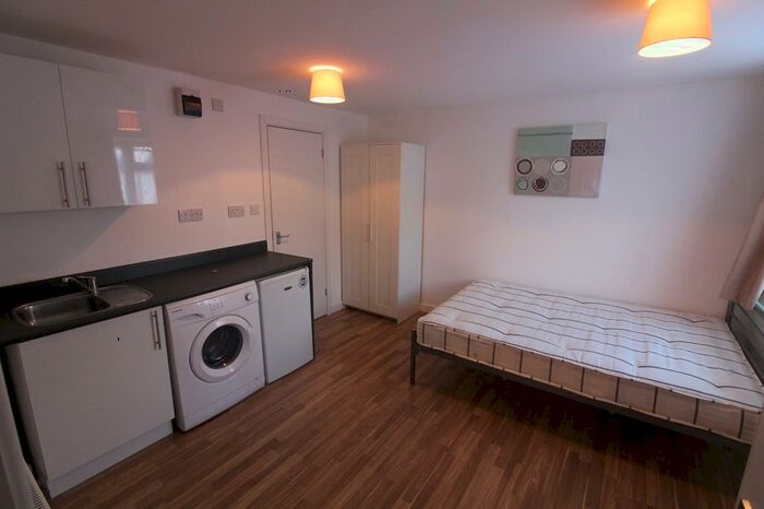 Studio To Rent In Oakmere Avenue, Potters Bar, EN6