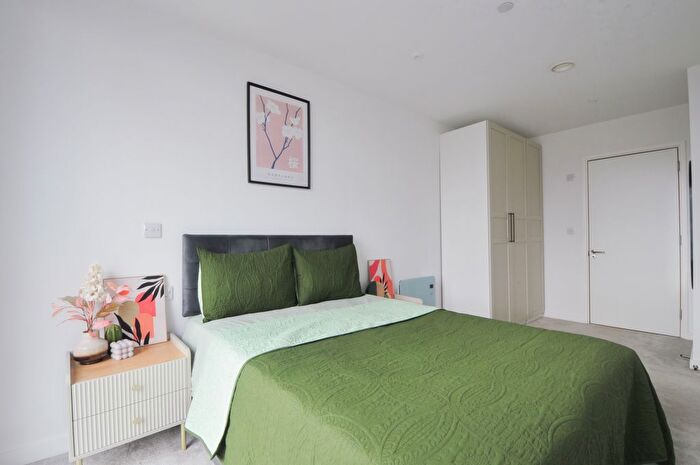 1 Bedroom Flat To Rent In Queen Street, Salford, M3