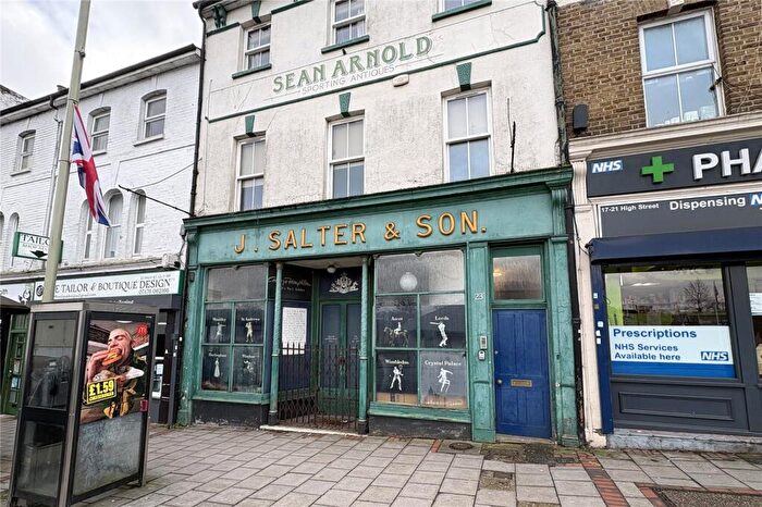 1 Bedroom Flat For Sale In High Street, Aldershot, Hampshire, GU11