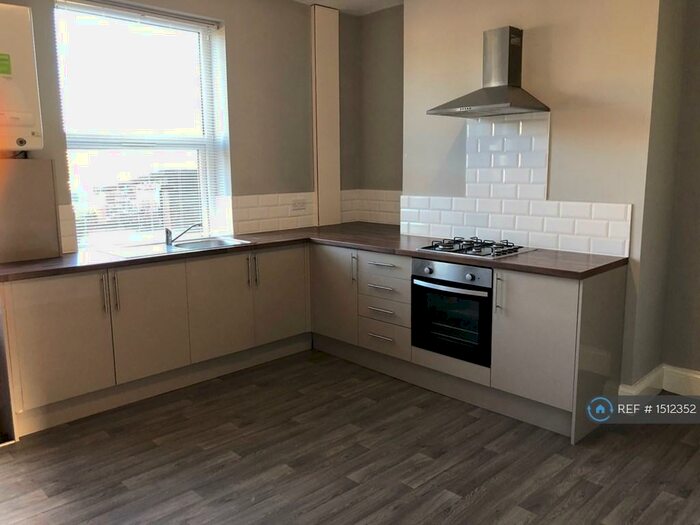 3 Bedroom Terraced House To Rent In Fell Lane, Keighley, BD22