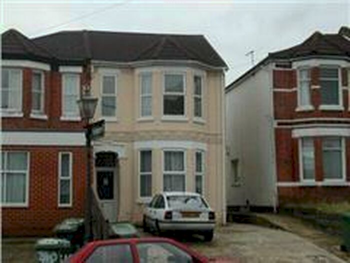 6 Bedroom House To Rent In Burgess Road, SO16
