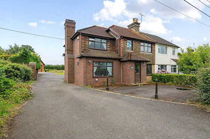 3 Bedroom Semi-Detached House For Sale In Bexon Lane, Bredgar, Sittingbourne, Kent, ME9