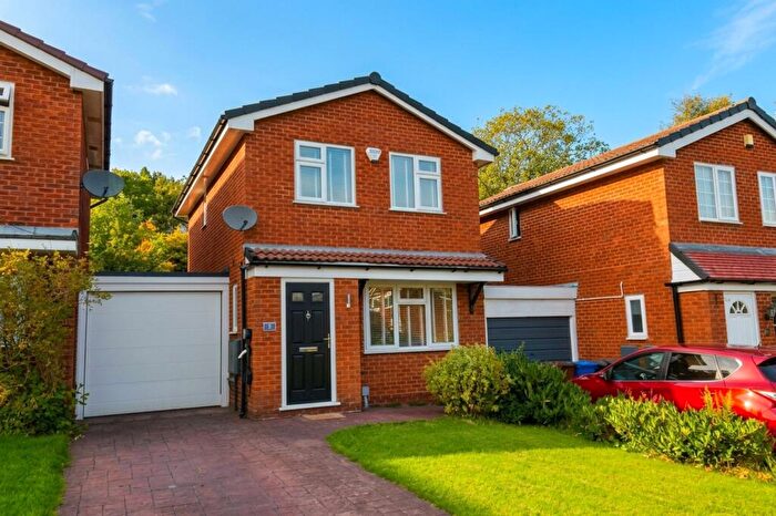 3 Bedroom Link Detached House For Sale In Fulbrook Way, Tyldesley, M29