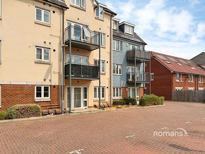 1 Bedroom Flat To Rent In Barn Avenue, Aldershot, Hampshire, GU12