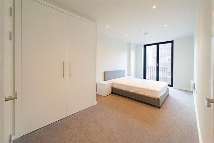 2 Bedroom Apartment To Rent In The Gate, Meadowside, M4