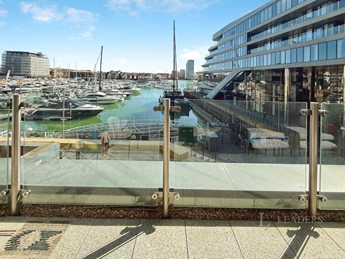 2 Bedroom Flat To Rent In Maritime Walk, Southampton, SO14