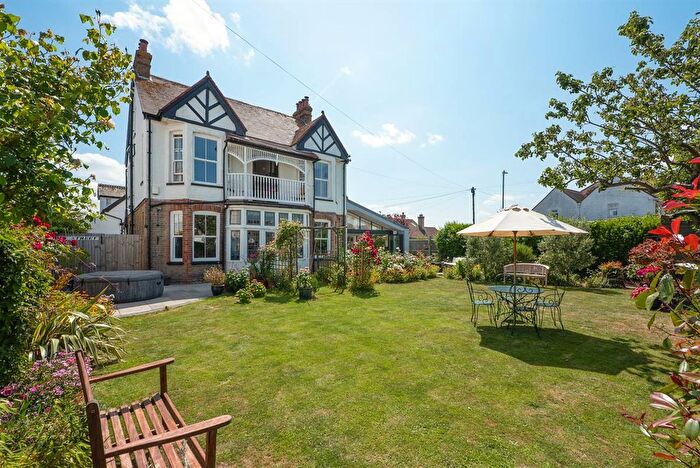 5 Bedroom Detached House For Sale In Grand Drive, Herne Bay, CT6