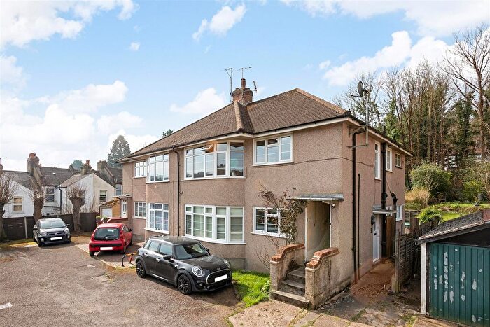 2 Bedroom Maisonette For Sale In Dale Road, Purley, CR8