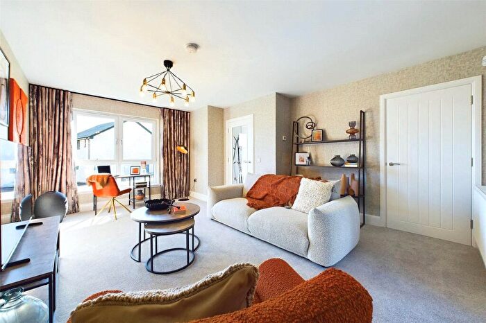 3 Bedroom Terraced House For Sale In Abernethy Road, Newmains, North Lanarkshire, ML2