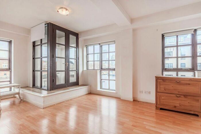 1 Bedroom Flat To Rent In Rope Street, Rotherhithe, London, SE16