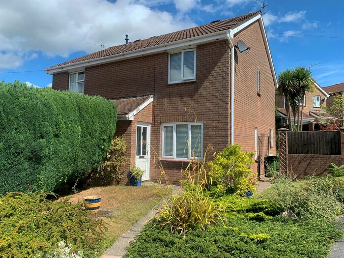 3 Bedroom Semi-Detached House For Sale In Chester Close, New Inn, Pontypool, NP4