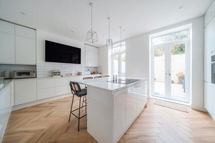 4 Bedroom Terraced House To Rent In Albert Road Brighton, BN1