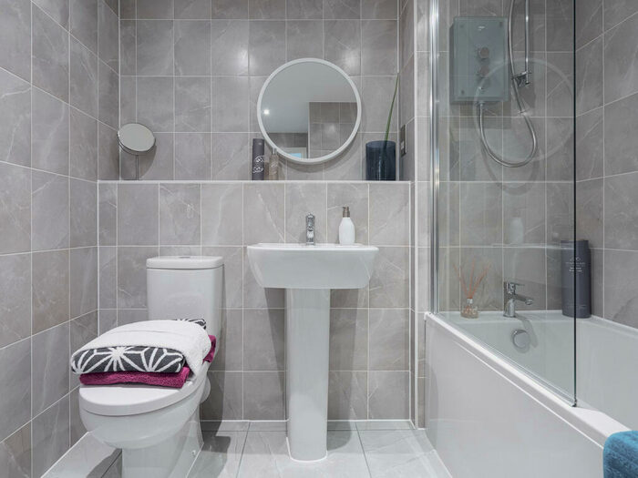 2 Bedroom Flat For Sale In Whitmore Place, Holbrook Lane, Coventry, West Midlands, CV6