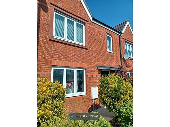 4 Bedroom Semi-Detached House To Rent In Draybank Road, Broadheath, Altrincham, WA14