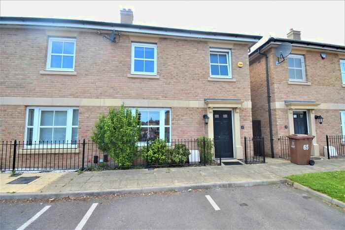 3 Bedroom Terraced House To Rent In Rainbow Road, Erith, DA8