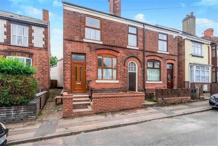 3 Bedroom End Of Terrace House To Rent In Vicarage Road, Wednesbury, WS10