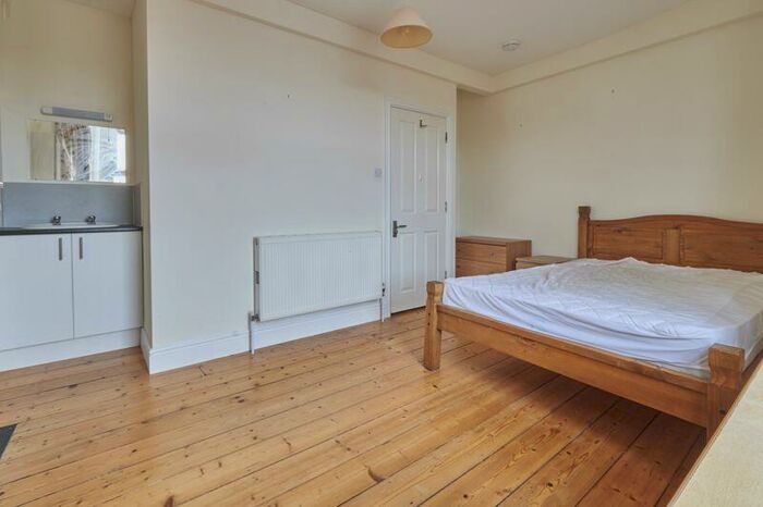 1 Bedroom Terraced House To Rent In Barrack Road, Exeter, EX2