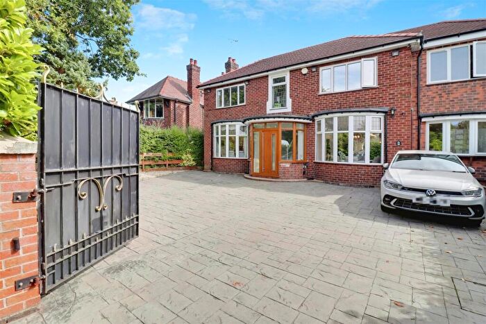 5 Bedroom Detached House For Sale In Offley Road, Sandbach, CW11