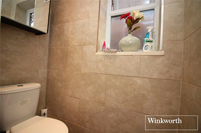 3 Bedroom End Of Terrace House For Sale In Gateshead Road, Borehamwood, Hertfordshire, WD6