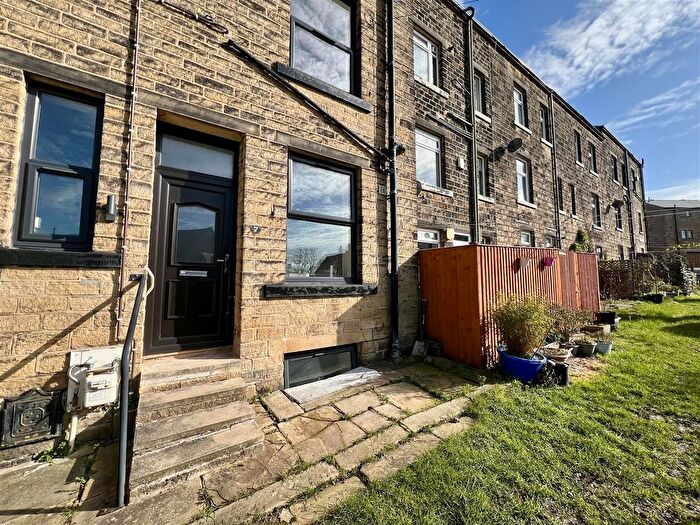 2 Bedroom Terraced House For Sale In Elizabeth Street, Bingley, BD16