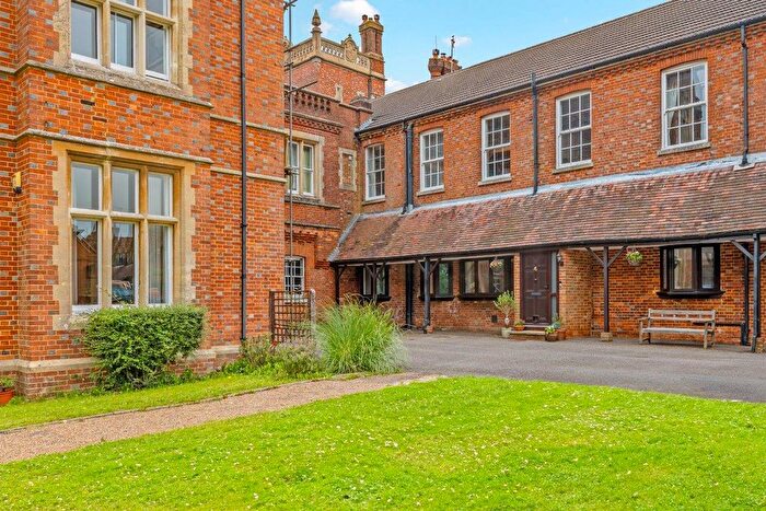 2 Bedroom Flat For Sale In Rusper Road, Capel, RH5