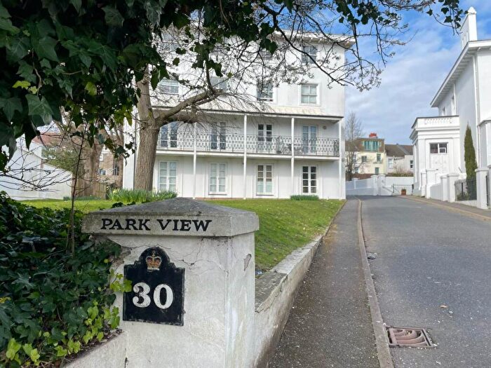 2 Bedroom Flat To Rent In Park View, West Drive, Brighton, BN2