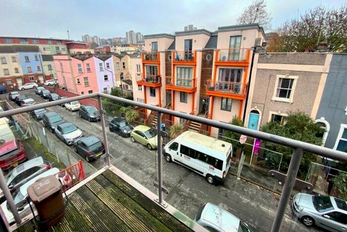 2 Bedroom Flat To Rent In Argyle Road, Bristol, BS2