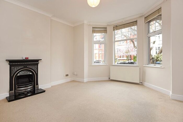 1 Bedroom Flat To Rent In King Charles Road, Surbiton, KT5