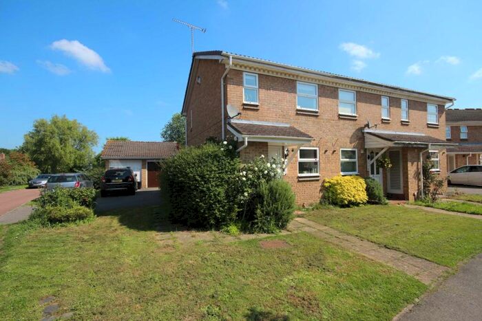 2 Bedroom End Of Terrace House To Rent In Flexford Green, Bracknell, RG12