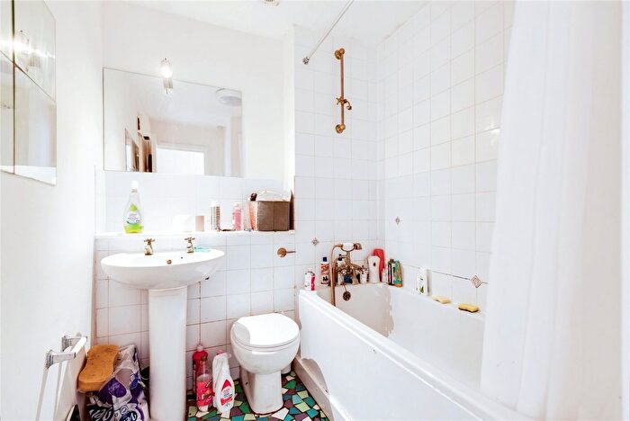 1 Bedroom Flat For Sale In Don Bosco Close, Oxford, Oxfordshire, OX4